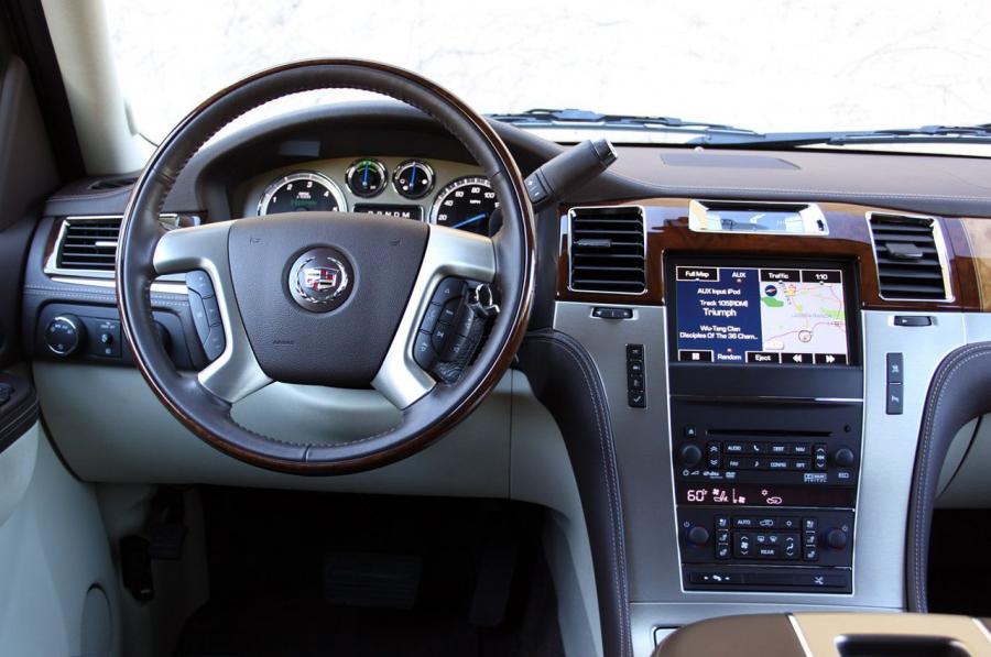  Cadillac Escalade Platinum Hybrid 2011 года  (фото 42 из 60)